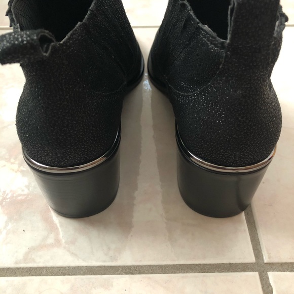 NEW Dolce Vita Textured Ankle Pointed Toe Booties - Picture 7 of 8